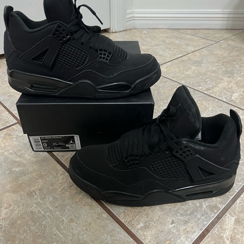 Jordan 4 Black Cat Size 9US Men